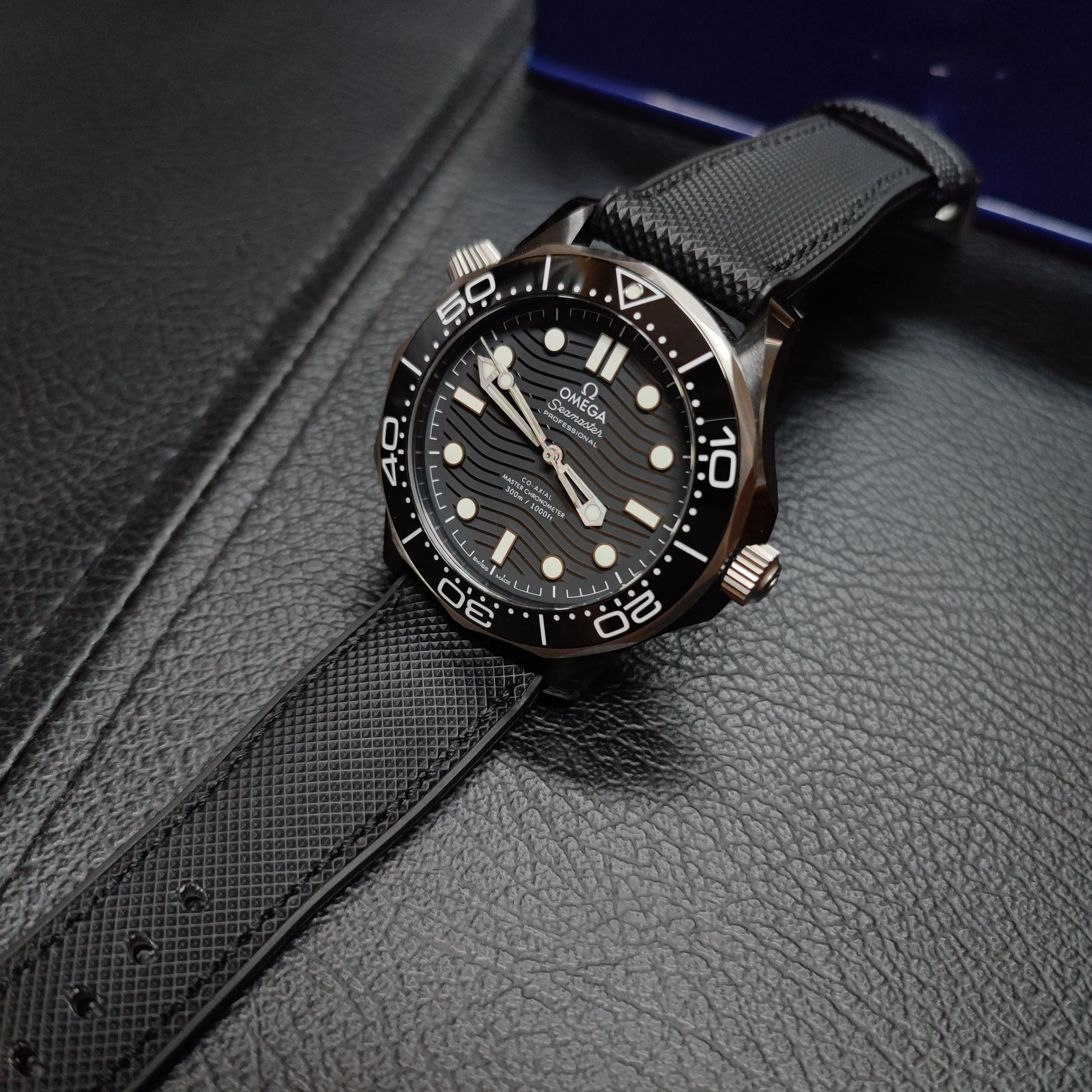 20mm, 21mm, 23mm, 24mm Hybrid Black Fiber Rubber Watch Strap