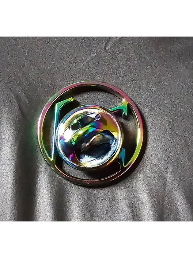 brooch