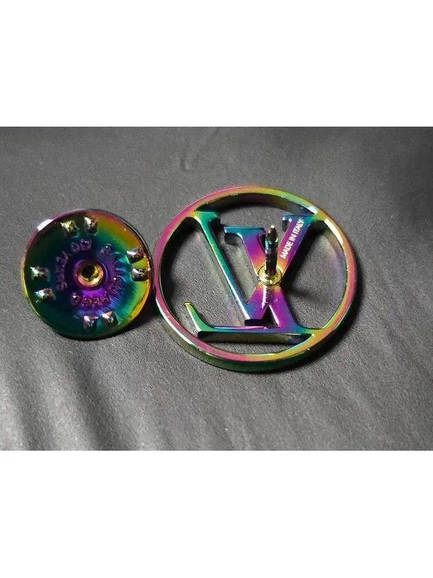 brooch