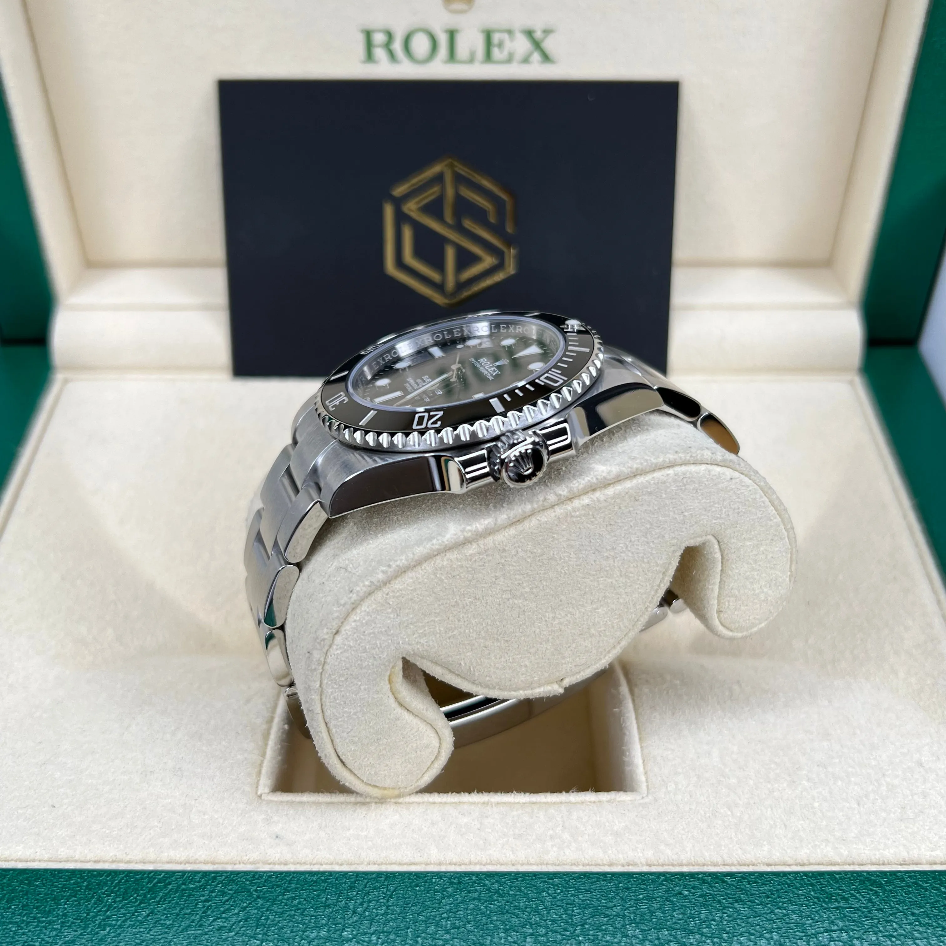 Rolex 114060 Submariner No Date 40mm 2018 Full Set Watch