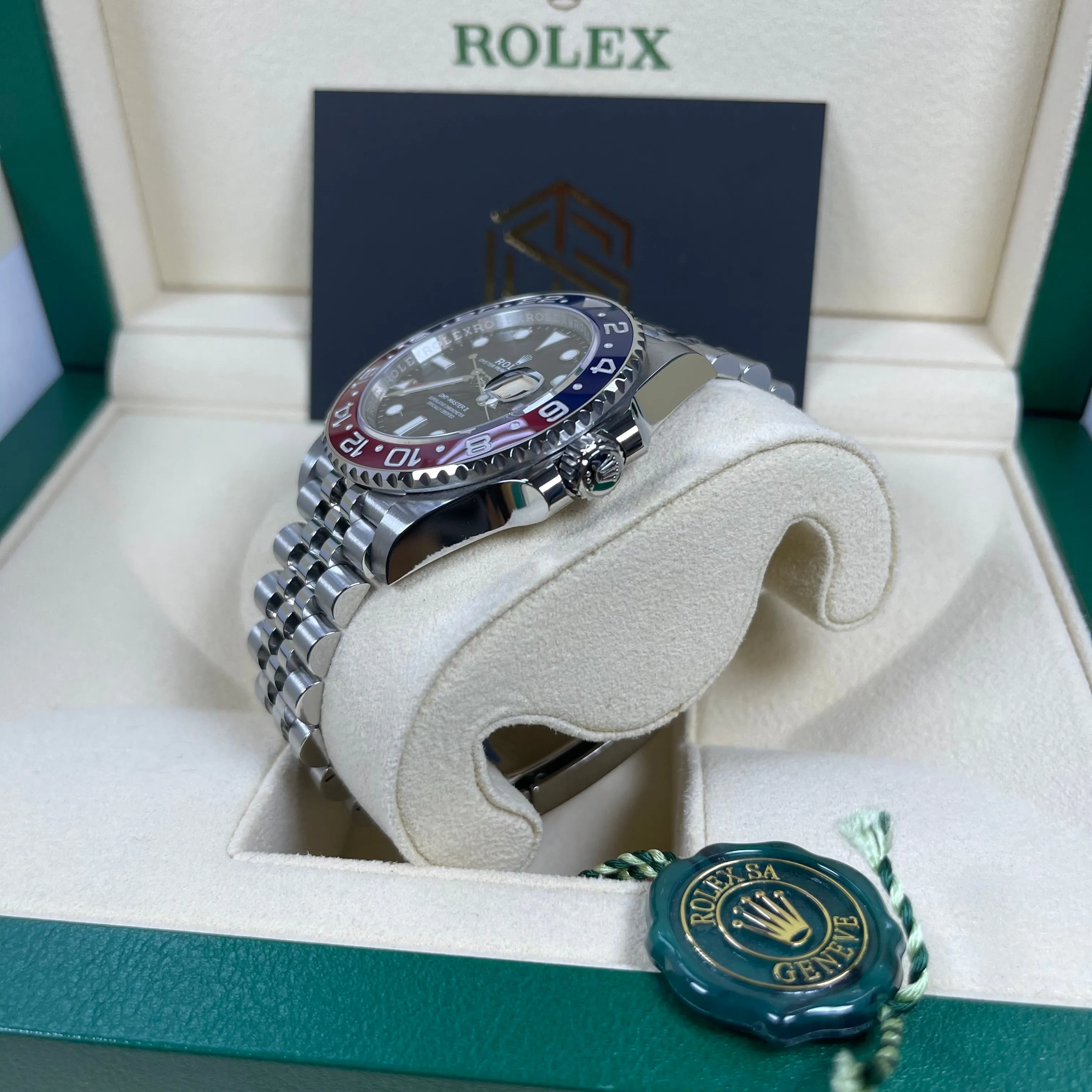Rolex GMT-Master II 126710BLRO 'Pepsi' Near Mint Condition 2020 Full Set Watch