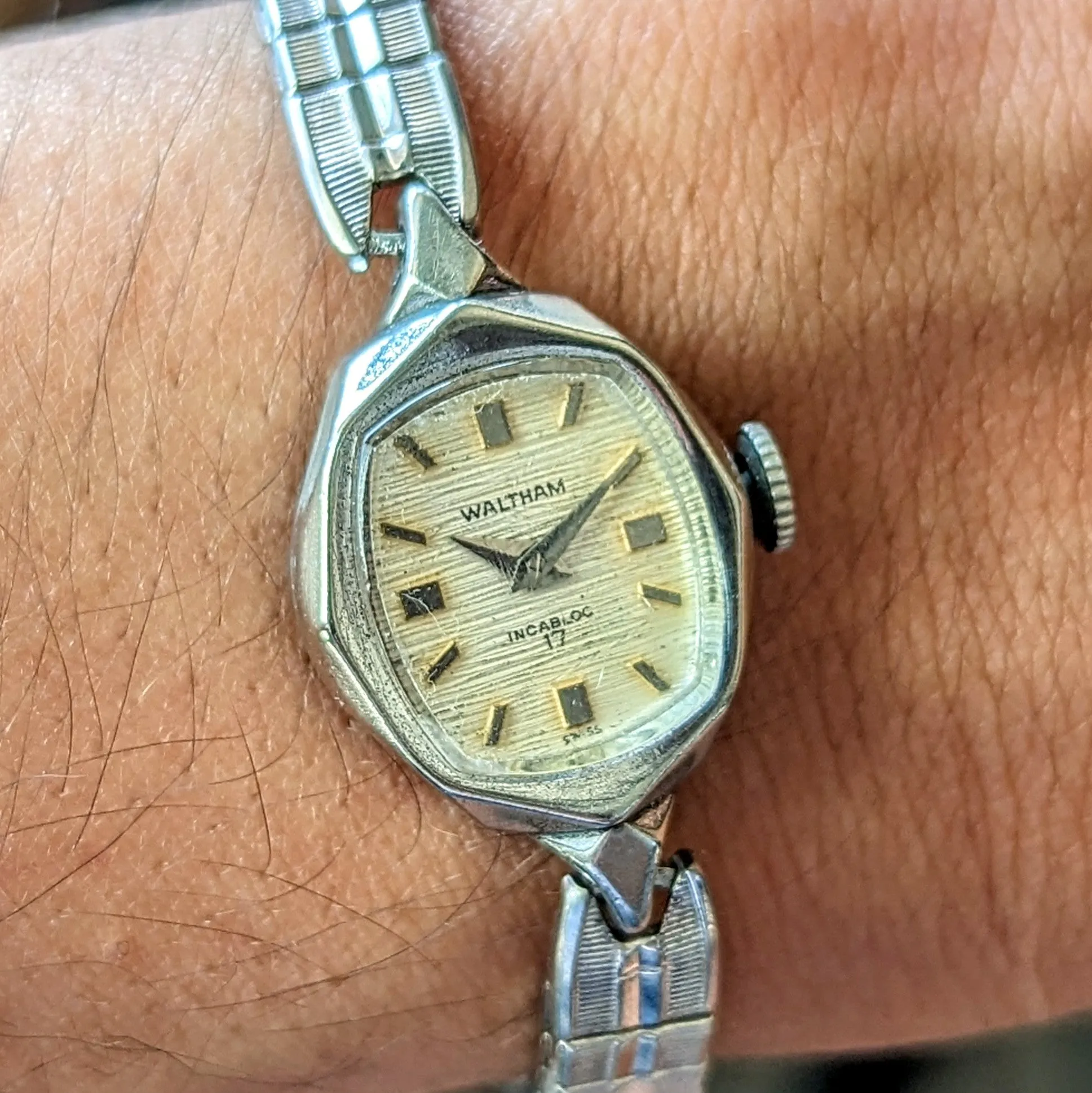 Vintage Ladies WALTHAM Watch Incabloc 17 Jewels - Original Speidel S.S. Bracelet