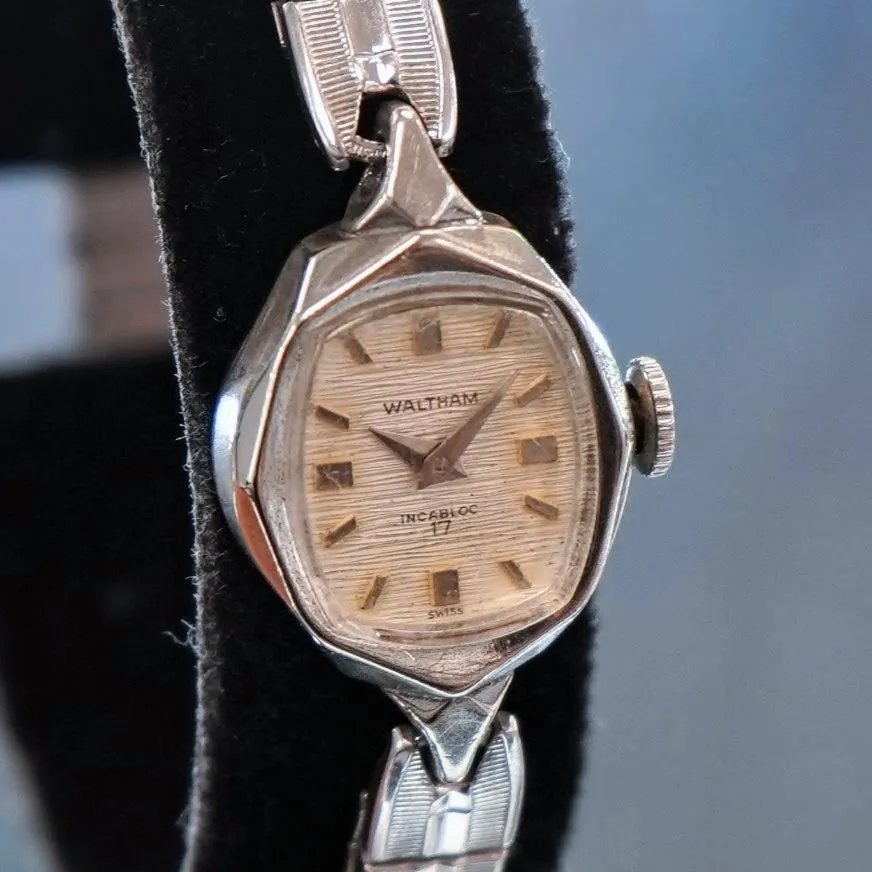 Vintage Ladies WALTHAM Watch Incabloc 17 Jewels - Original Speidel S.S. Bracelet