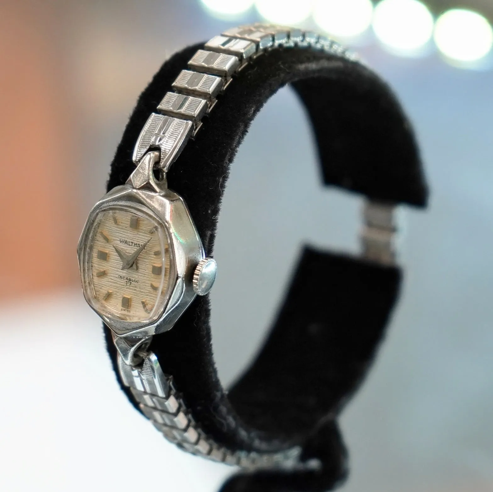 Vintage Ladies WALTHAM Watch Incabloc 17 Jewels - Original Speidel S.S. Bracelet