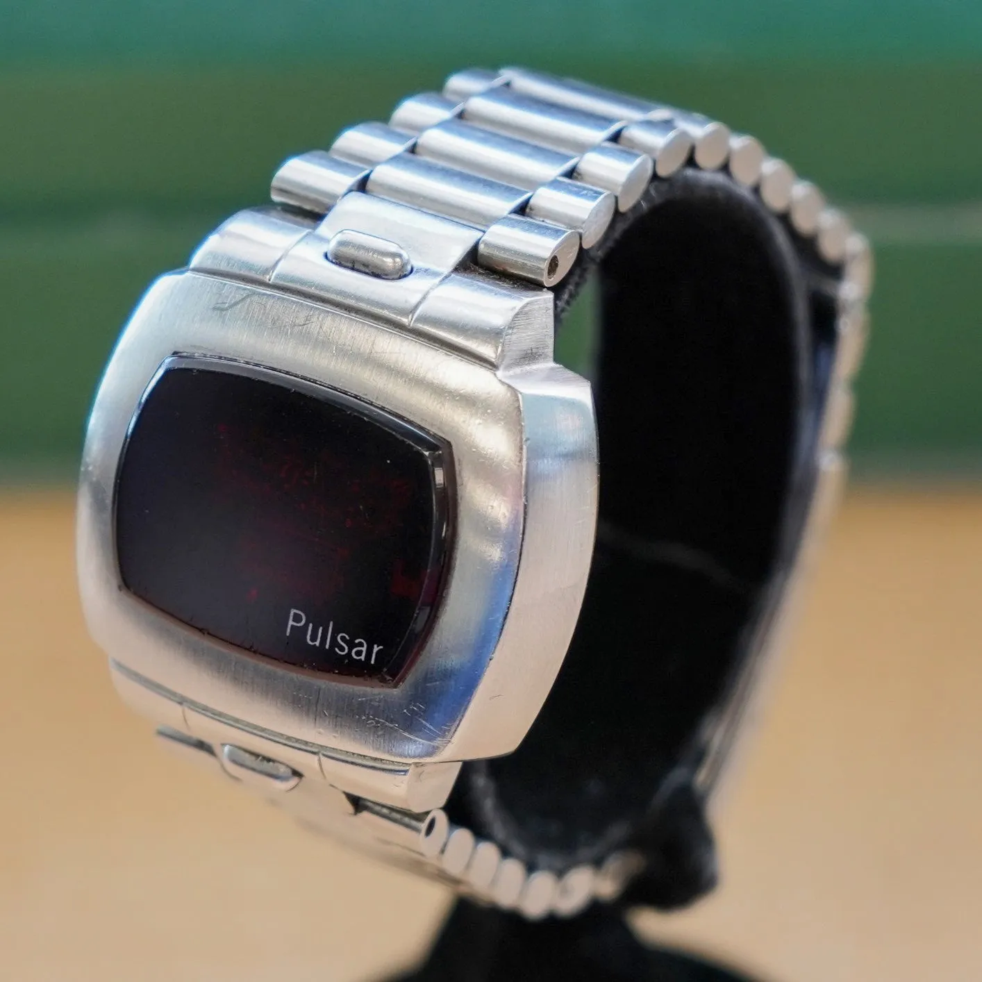 Vintage PULSAR P4 Classic LED Digital Watch 3310 Day Indicator Wristwatch