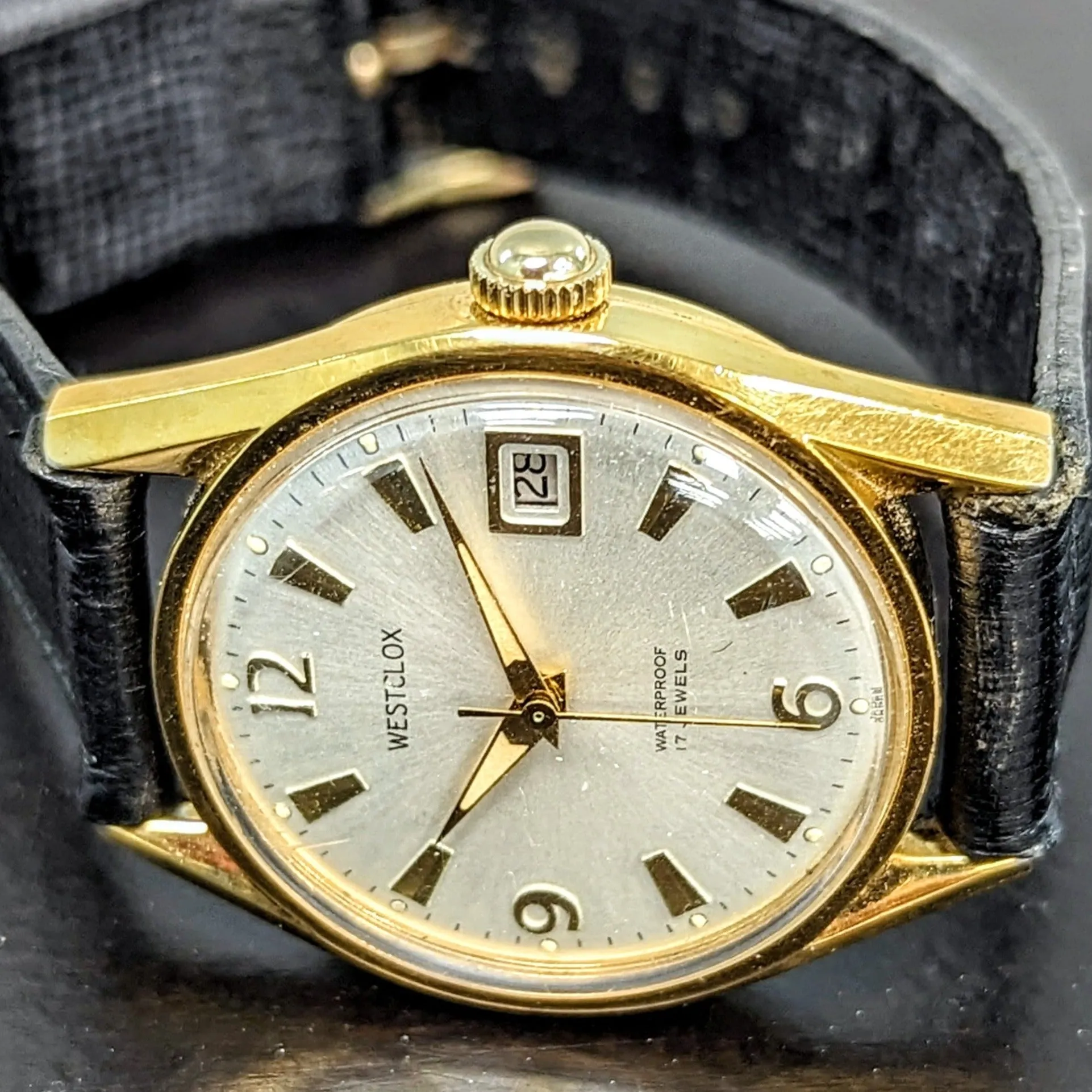 Vintage WESTCLOX Waterproof Wristwatch 17 Jewels Cal. D-441 Date Indicator Watch
